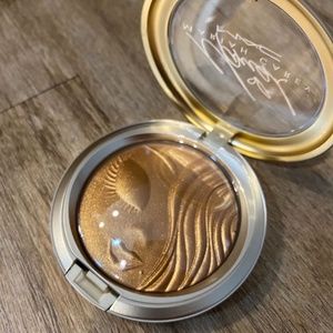 Mac Extra Dimension My Mimi highlighter